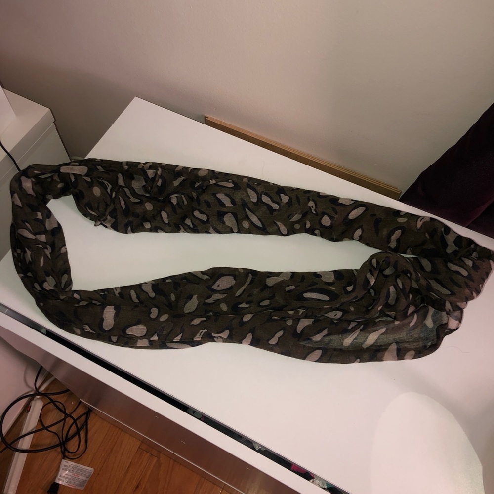 Forever 21 Camo Scarf